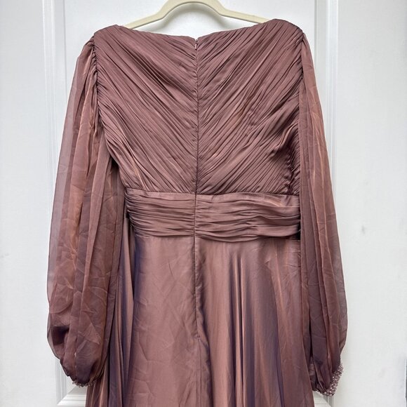 Mac Duggal Plus Size 16W Pink Puff Sleeve Embellished Cuff V-Neck A Line Gown - Picture 10 of 16